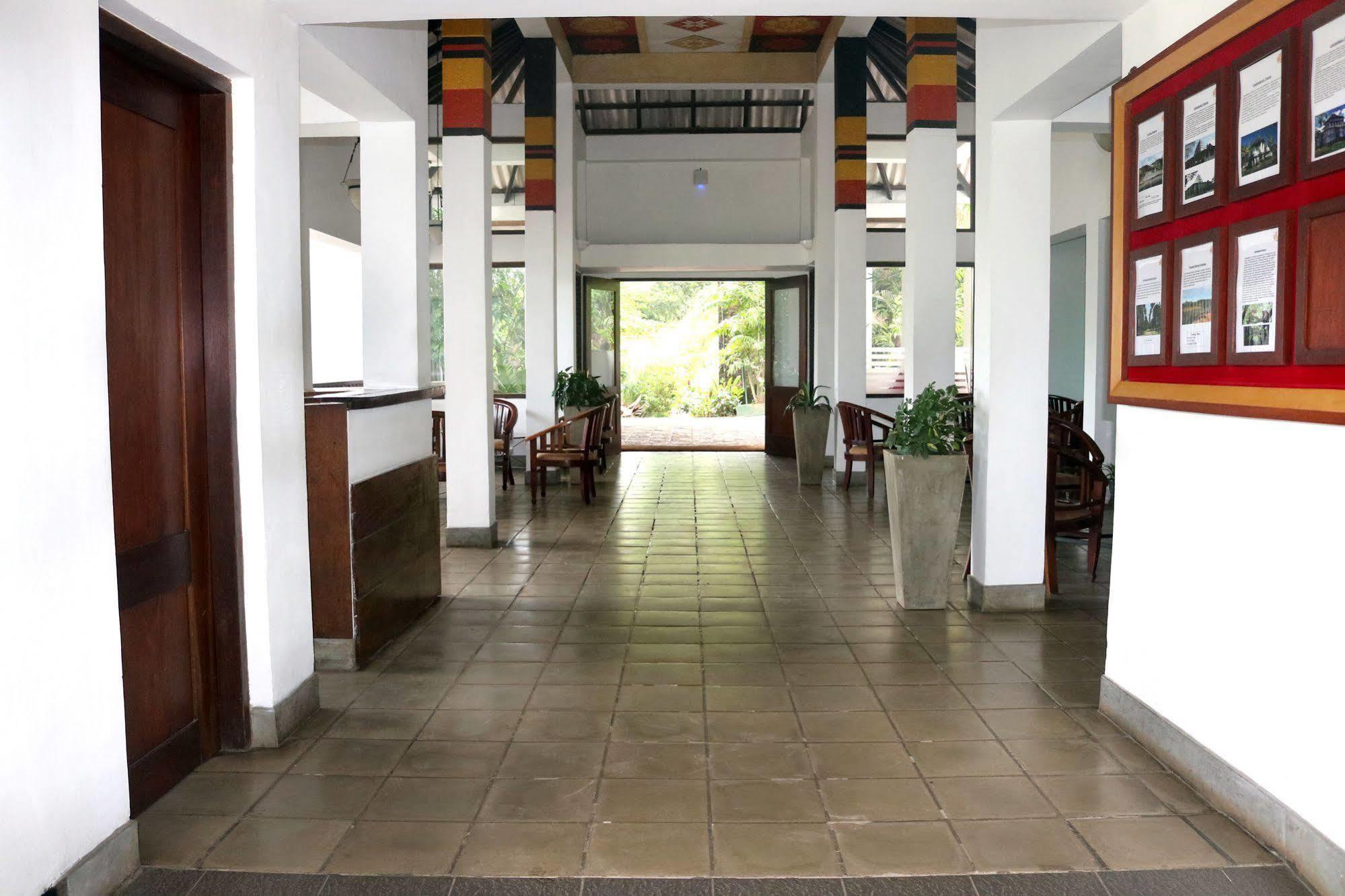Hotel Hilltop 康提 外观 照片
