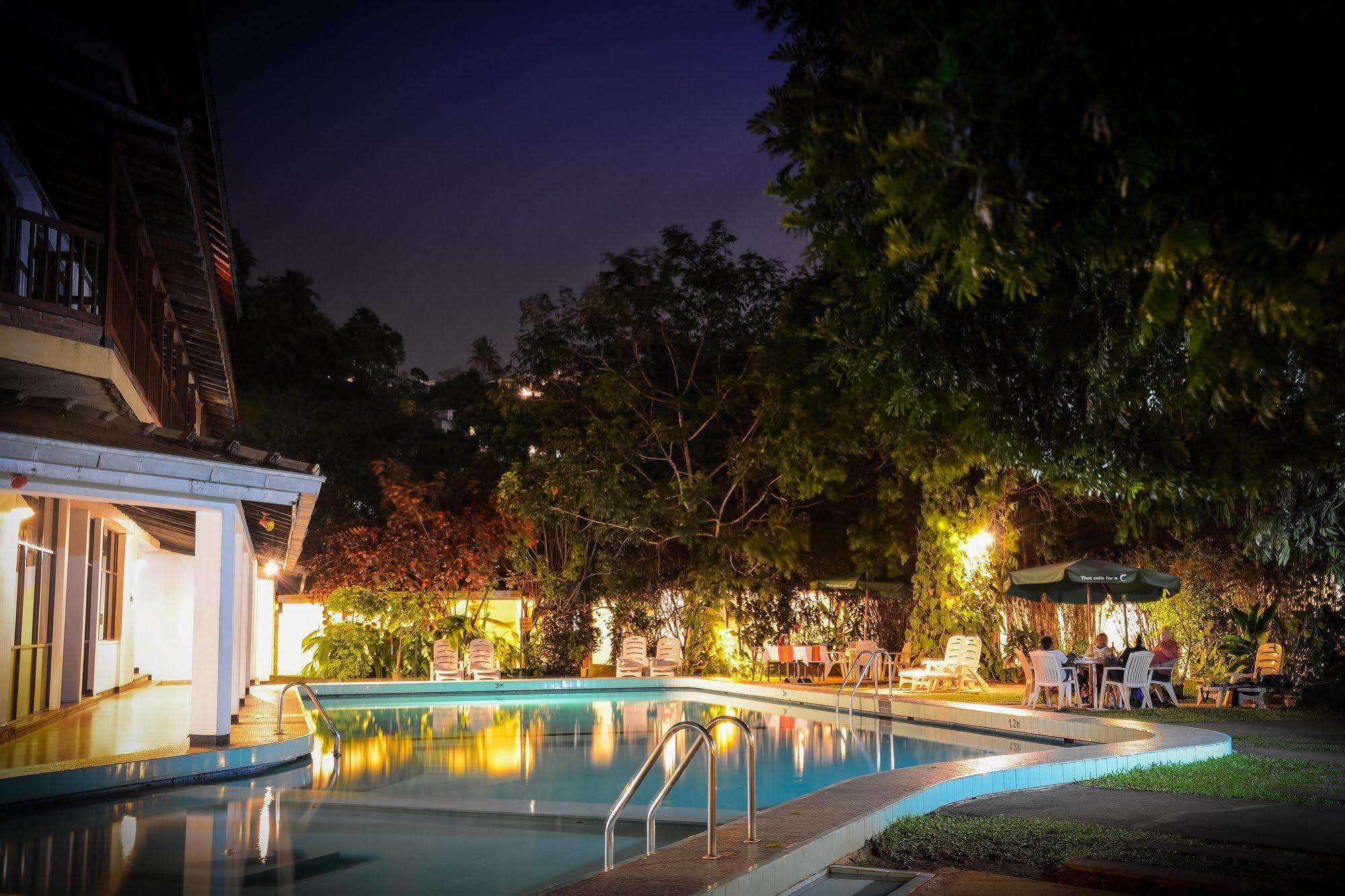 Hotel Hilltop 康提 外观 照片